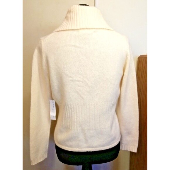 New Pursuits ltd. LambsWool Angora Blend Ivory Fuzzy Knit Sweater Womens 8 P C2 - Picture 3 of 10